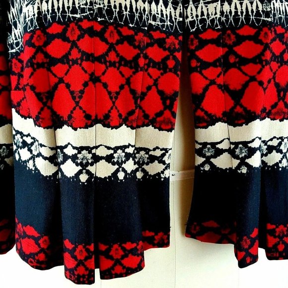 DN Design Pleated Cropped Jacket - Picture 4 of 8